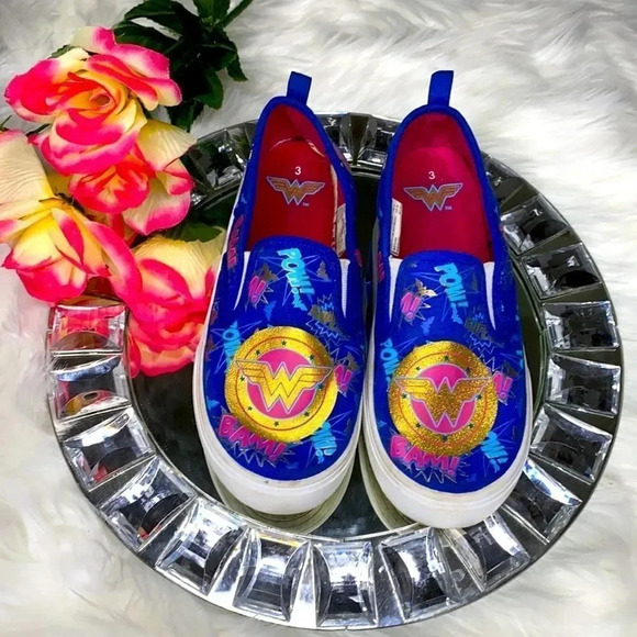 Wonder Woman Canvas Tennis Slip On Sneaker… - Picture 1 of 8